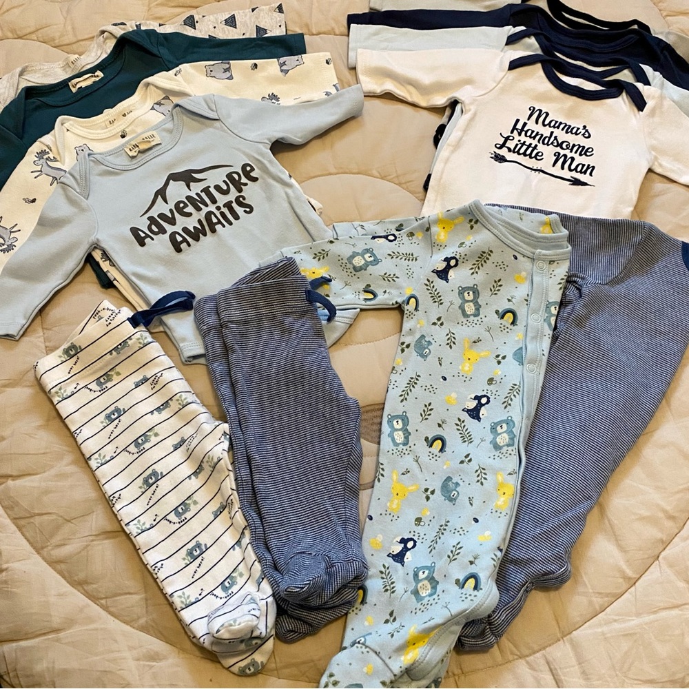 GENTLY USED 12 PIECE BABY BUNDLE